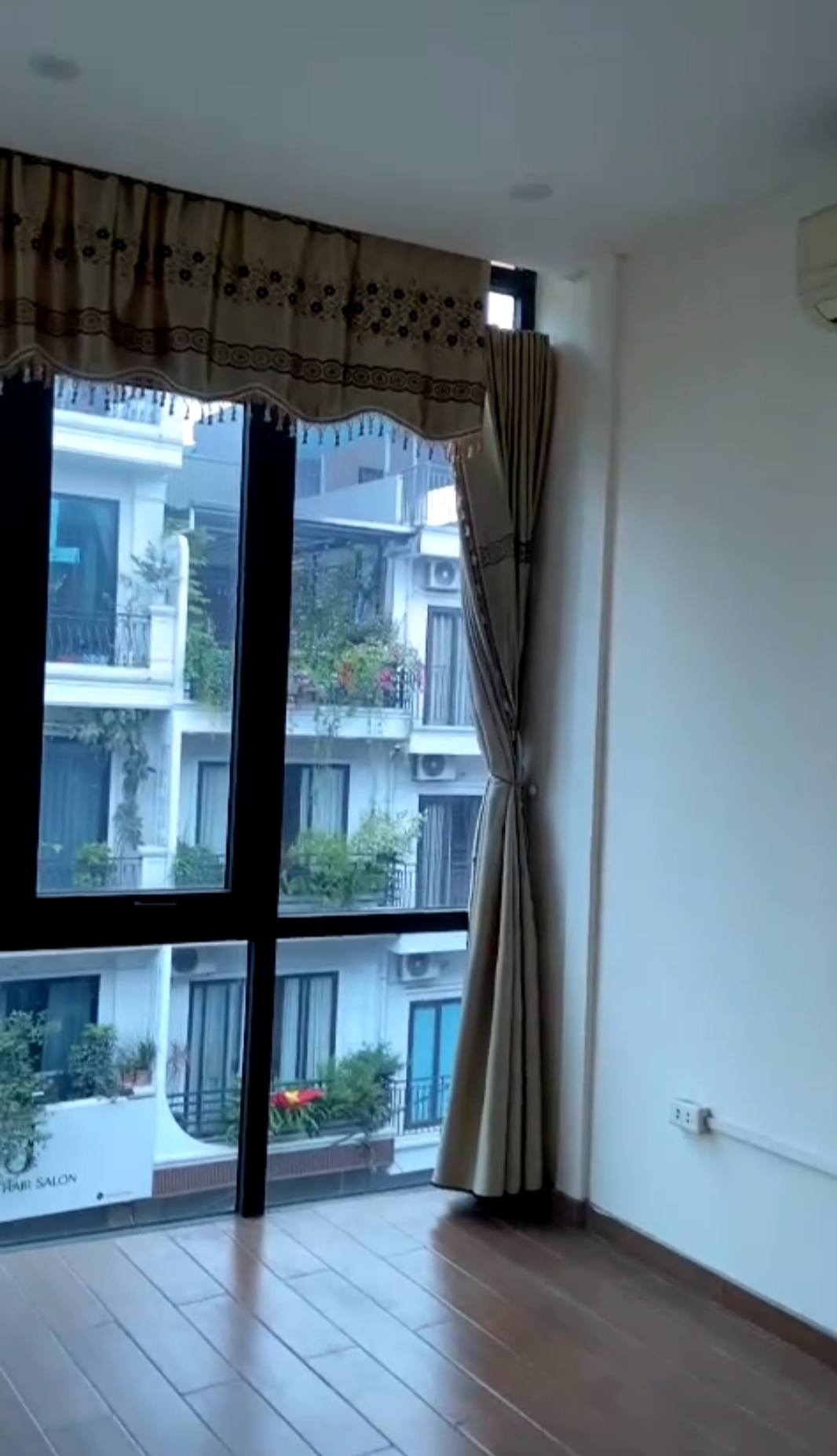  Cho thuê nhà Phương Mai, 5 tầng, 4 ngủ, 4 WC, 10.5 triệu ở gia đình, VP 
