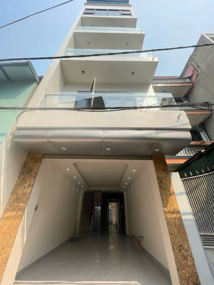  Bán nhà Phố Trạm 41m 6 tầng thang máy, lô góc, gara ô tô giá 11.8 tỷ 