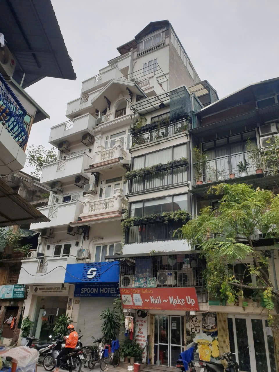  MẶT PHỐ  - TRUNG TÂM PHỐ CỔ  CHỢ HÀNG DA !!!!!!
-  CÓ MỘT KHÁCH SẠN  PHỐ CỔ ĐƯỢC MỌC LÊN VỚI TÒA NHÀ 8 TẦNG  CHO KHU VỰC PHỐ CỔ.     CON PHỐ CỦA TÂY, CỦA DU LỊCH PHỐ CỔ . 