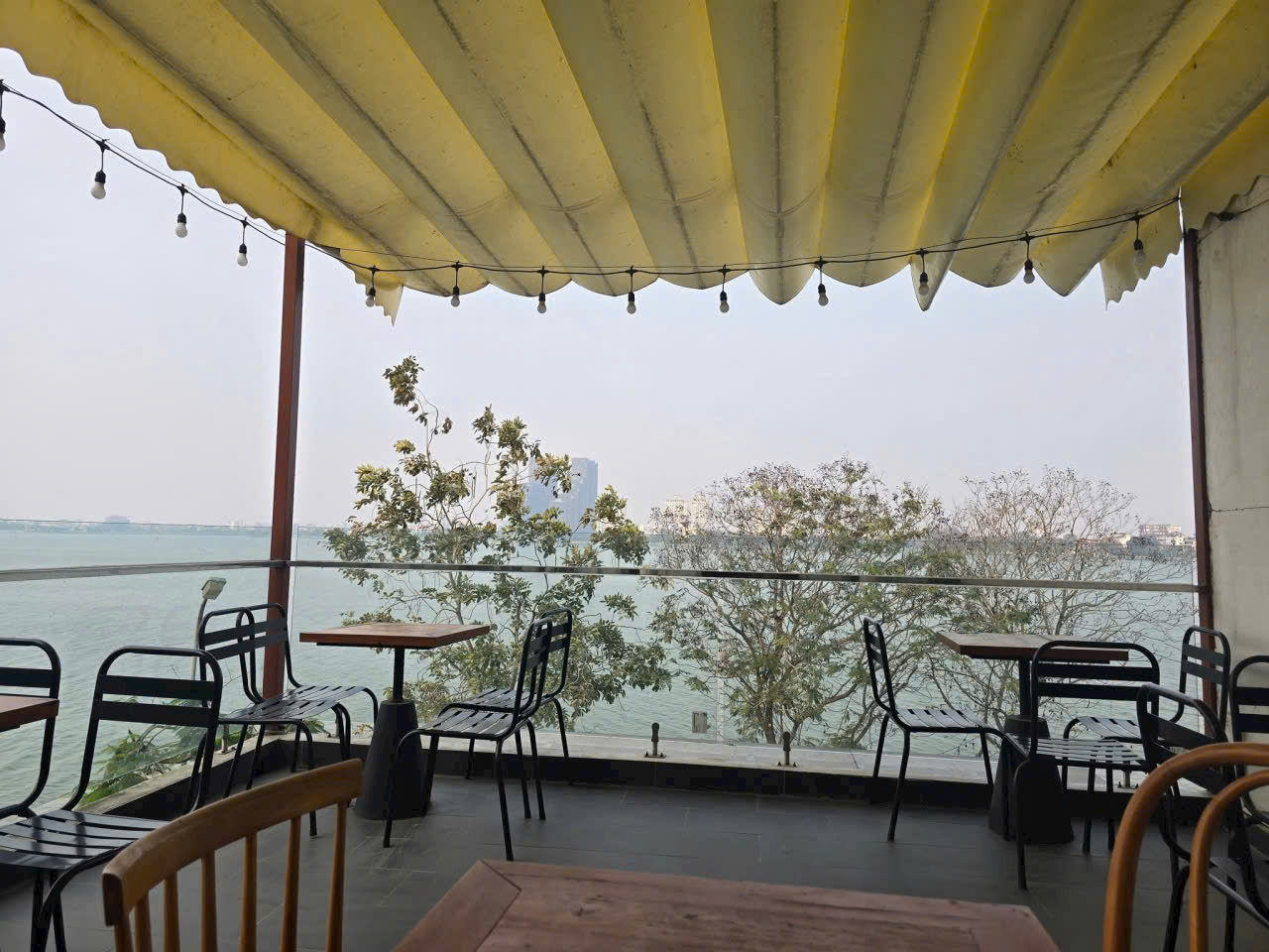  SIÊU PHẨM MẶT PHỐ  VIEW HỒ TÂY MẶT PHỐ TRÍCH SÀI
 DIỆN TÍCH 70M M NHÀ 5 TẦNG MẶT TIỀN 4,6M ĐÃ HẠ CHÀO
 - VỈA HÈ ĐÁ BÓNG/// - KINH DOANH ĐẮC ĐỊA..  - 1 MẶT PHỐ + 1 MẶT NGÕ - SỔ HOA HẬU 