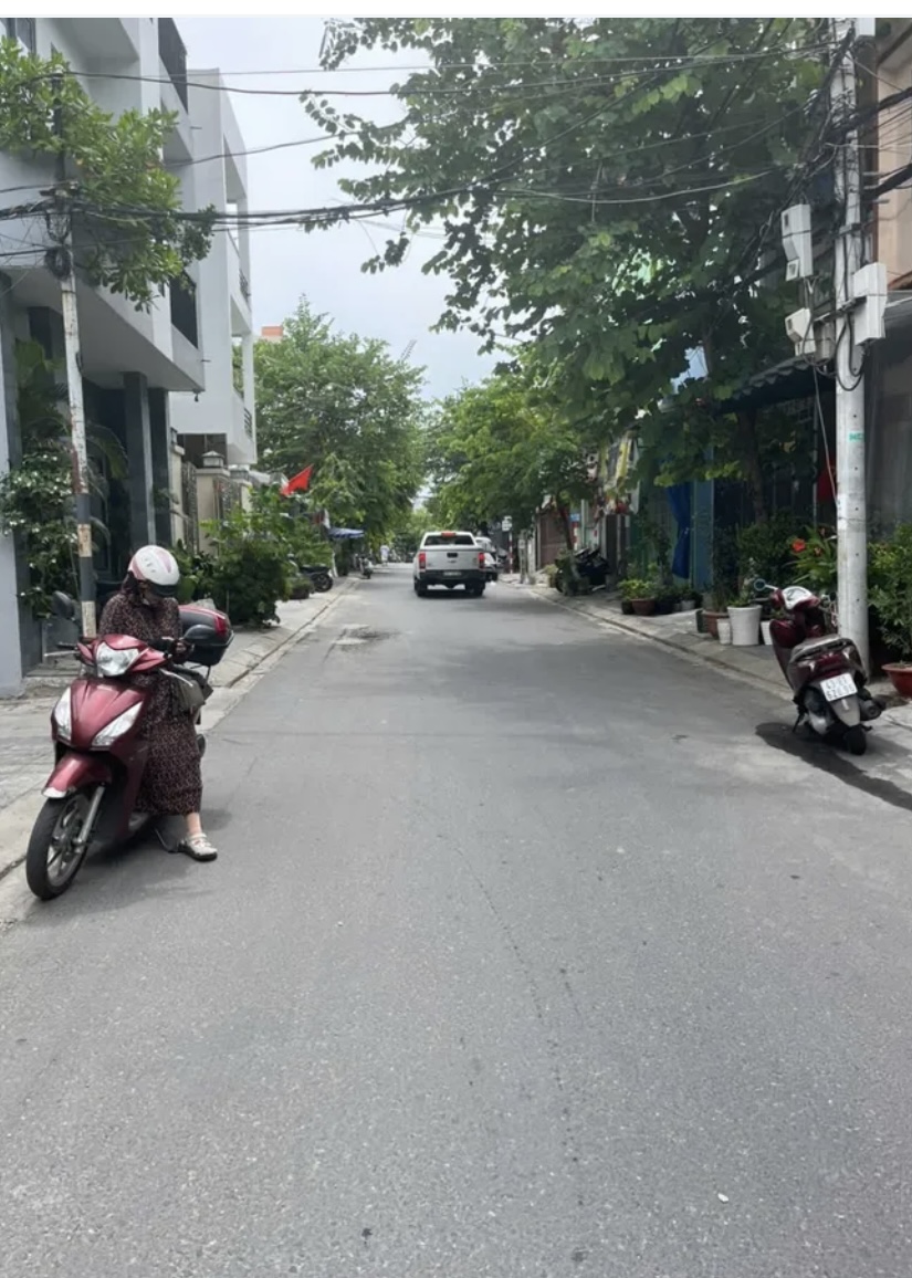  Lô đất mặt tiền Lương Thế Vinh . DT:78m , ngang hơn 5m 