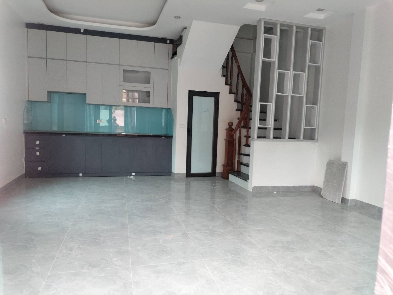  BÌNH ĐÀ THANH OAI HÀ NỘI - 42M CHỈ NHỈNH 4 TỶ _ 100M RA QL21B L _ LÔ GÓC THOÁNG  _ Ô TÔ VÀO TẬN NƠI 