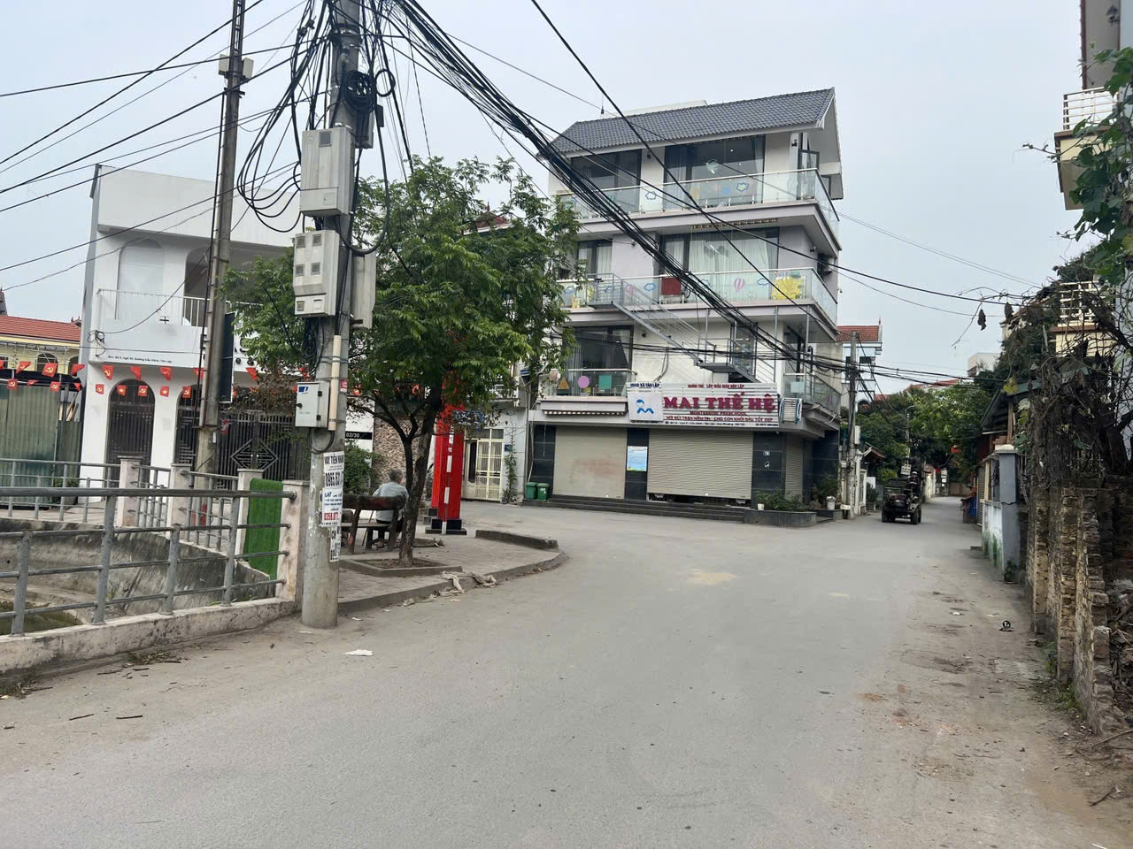  BÁN NHÀ 3 TẦNG DÂN XÂY GẦN TT TRÔI – GIÁ RẺ NHẤT KHU VỰC, 42M, CHỈ 3.35 TỶ. 