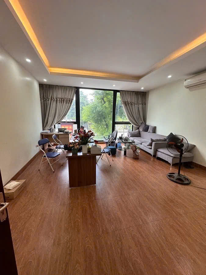  ???? BÁN NHÀ MẶT PHỐ KINH DOANH - VỈA HÈ ĐÁ BÓNG - TẶNG TOÀ NHÀ DÒNG TIỀN KHỦNG ????
???? Ngô Gia Tự - Long Biên  81m²  6 tầng  MT 5.6m  25 TỶ 