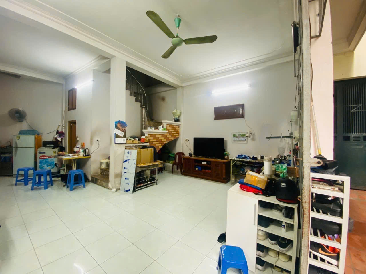  CHỦ MÓT BÁN – GIẢM 500 TRIỆU – CHỈ CÒN 5.8 TỶ ????
???? Ngô Gia Tự – 40m²  MT 5.5m  3 tầng  Long Biên 