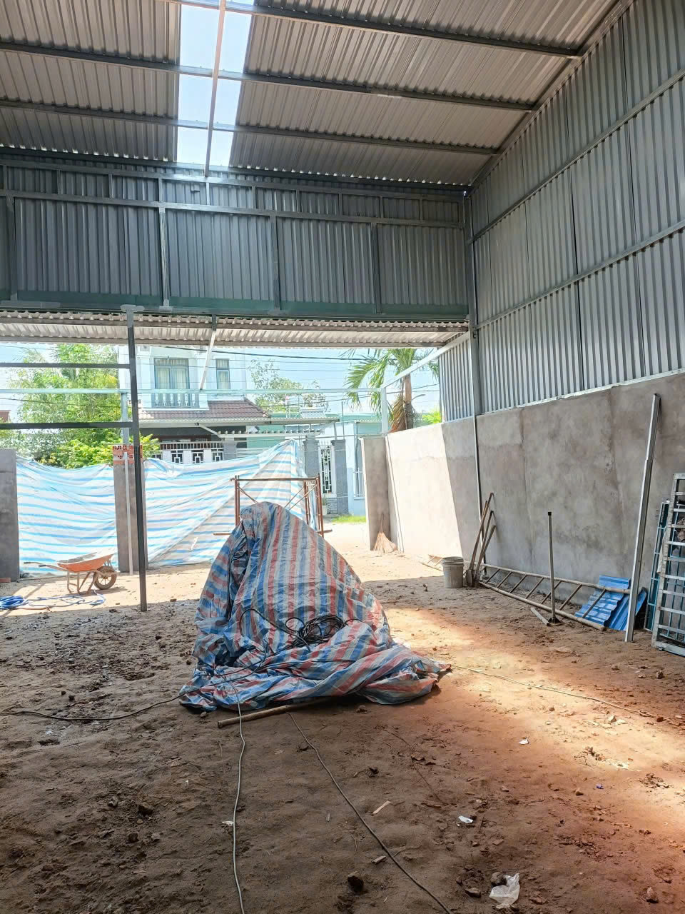  CHO THUÊ KHO/XƯỞNG MỚI XÂY XUÂN THỚI SƠN – DIỆN TÍCH 8x30M – ĐANG HOÀN THIỆN 