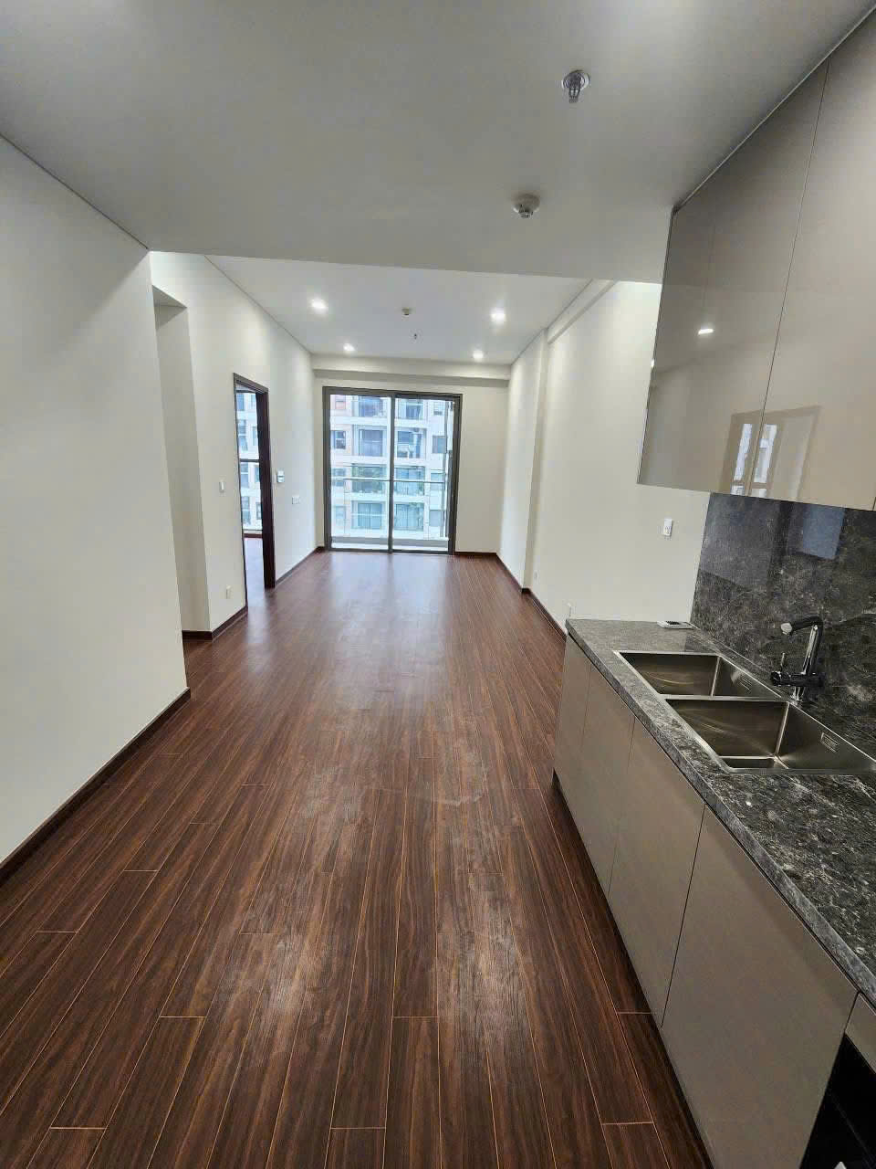  Chính chủ bán Cụm Toà: M1
Loại căn: 2 NG 2Vs
Diện tích:61.5m2 
Hướng: Tây bắc view thoáng đẹp 