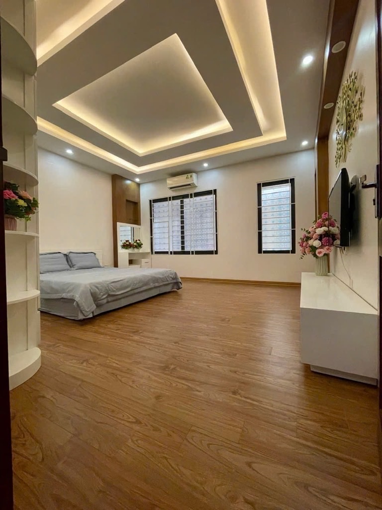  DƯƠNG QUẢNG HÀM-40M GIÁ 11 TỶ 500--DÂN XÂY-NỘI THẤT XỊN-30M Ô TÔ 
