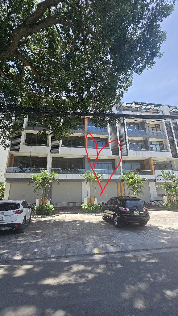  ĐỨC GIANG,LONG BIÊN 23tỷ 95m MẶT TIỀN 5m MẶT NGÕ Ô DỪNG ĐỖ,VỈA HÈ RỘNG 