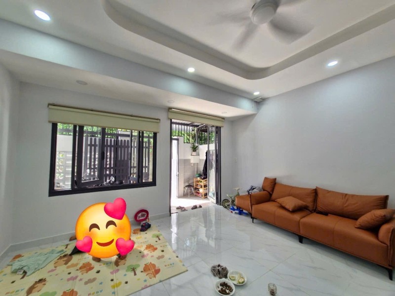  Bán nhà 3 tầng, 3PN , Phú Châu, Tam Bình, Thủ Đức. DT 54m2, SH, 7.2 tỷ. LH: 0933125879 