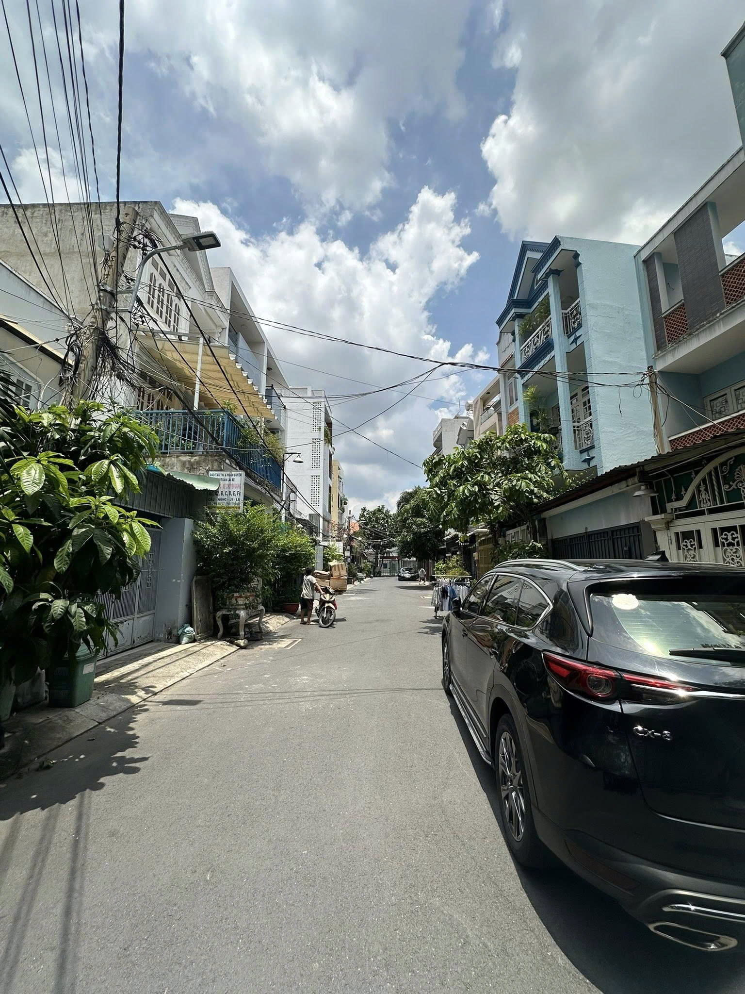  Bán nhà Hẻm 10m Dương Quảng Hàm - ngay Nguyễn Văn Lượng, 10x24m, Cấp 4, 21,5 tỷ. 