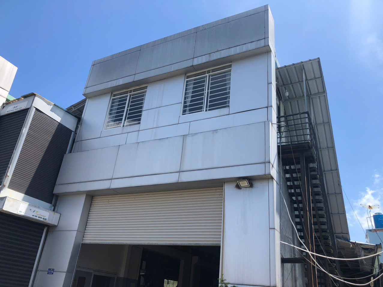  XƯỞNG MẶT TIỀN GIÁP Q12, 4000M2 SÀN, ĐƯỜNG XE LỚN, GẦN FULL THỔ, CÁCH QL13 1KM 
