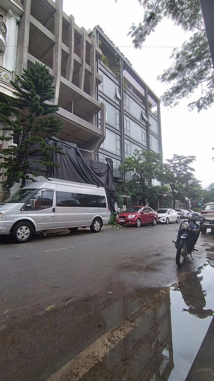  ???? CỰC HIẾM TRẦN THÁI TÔNG – VIEW TRỰC DIỆN CÔNG VIÊN CẦU GIẤY
???? Tòa nhà 8 tầng – Diện tích 155m² – Mặt tiền 8.5m – Giá chỉ 9x tỷ 
