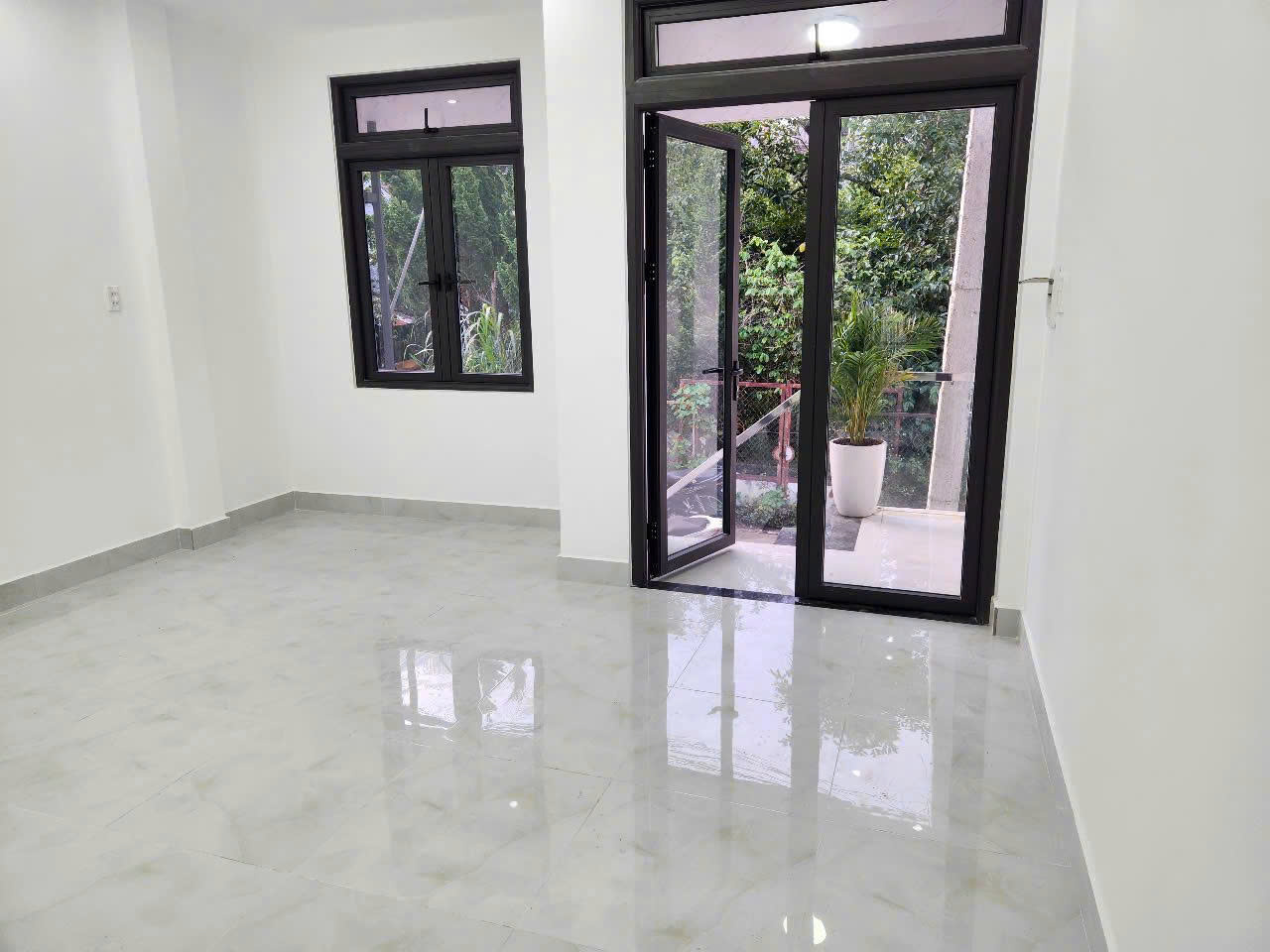  CHO THUÊ NHÀ NGUYÊN CĂN 2 TẦNG 2 MẶT TIỀN HẺM Ô TÔ AN BÌNH PHƯỜNG 3  ĐÀ LẠT GIÁ 10 TRIỆU 