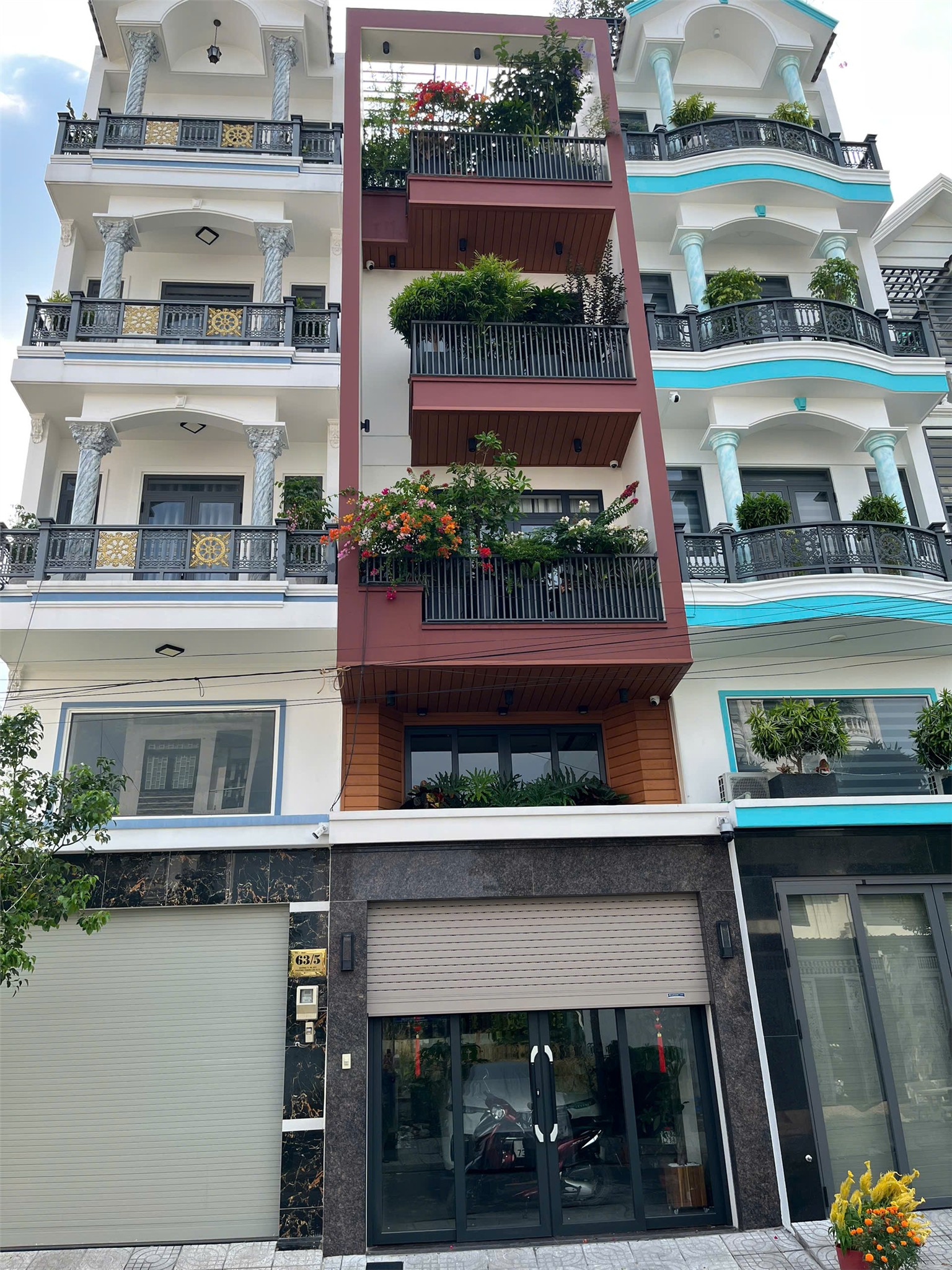  NHÀ VỊ TRÍ ĐẸP - CHÍNH CHỦ cần bán nhanh căn nhà hẻm xe hơi full nội thất tại quận 12, TPHCM 