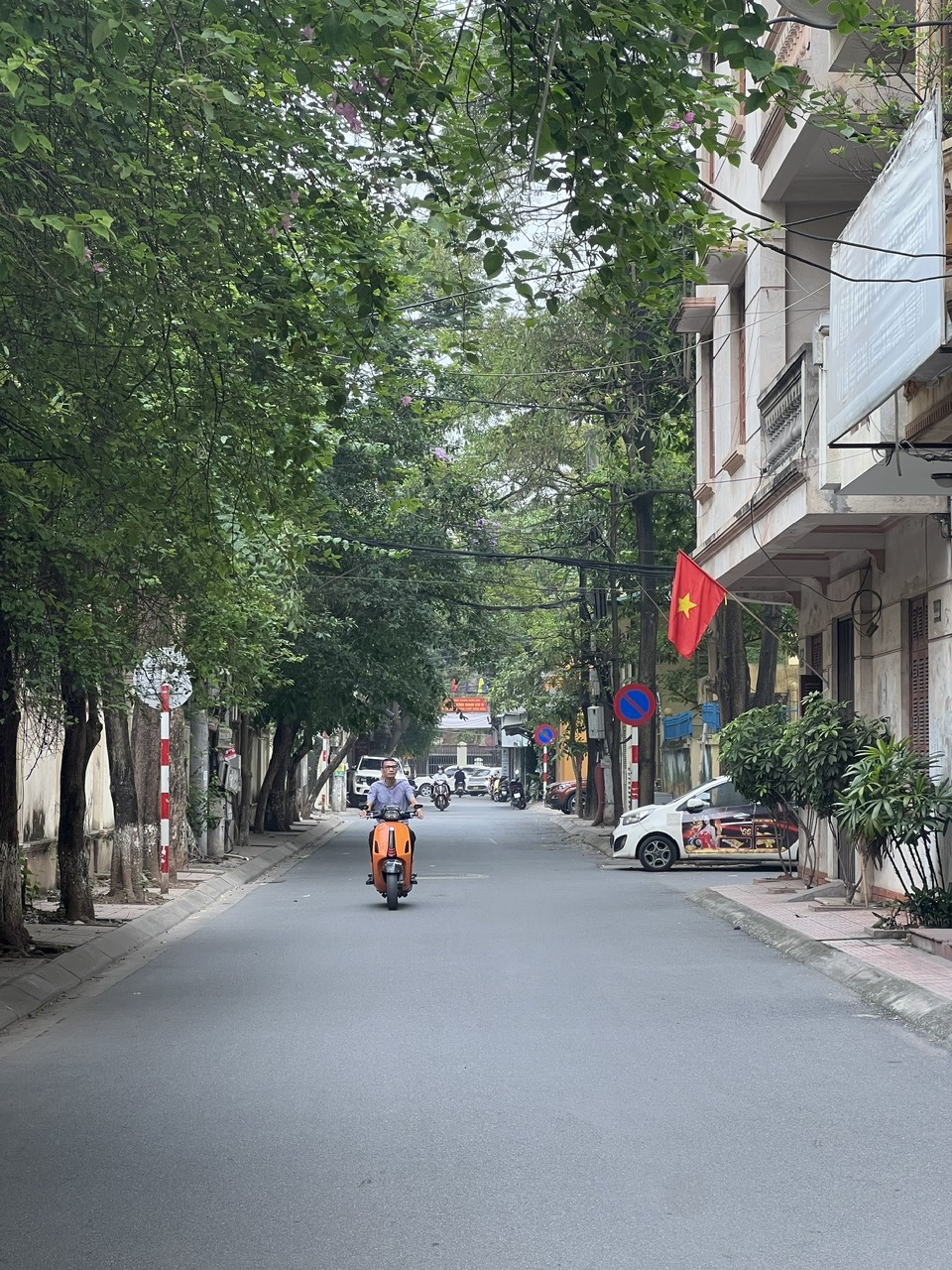  Bán Nhà Lương Thế Vinh – Vỉa Hè Rộng, Ngõ Thông, Vị Trí Đẹp 