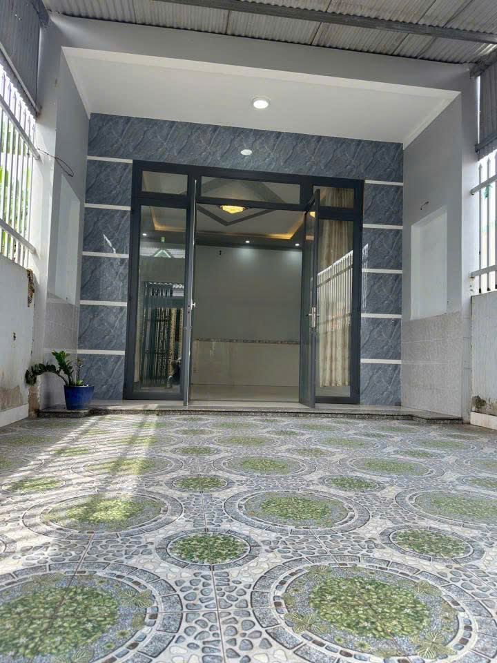  Nhà sổ riêng, DT lớn, đường nhựa 5m thông, gần chợ Thanh Hoá TD, chỉ 2,5 tỷ 