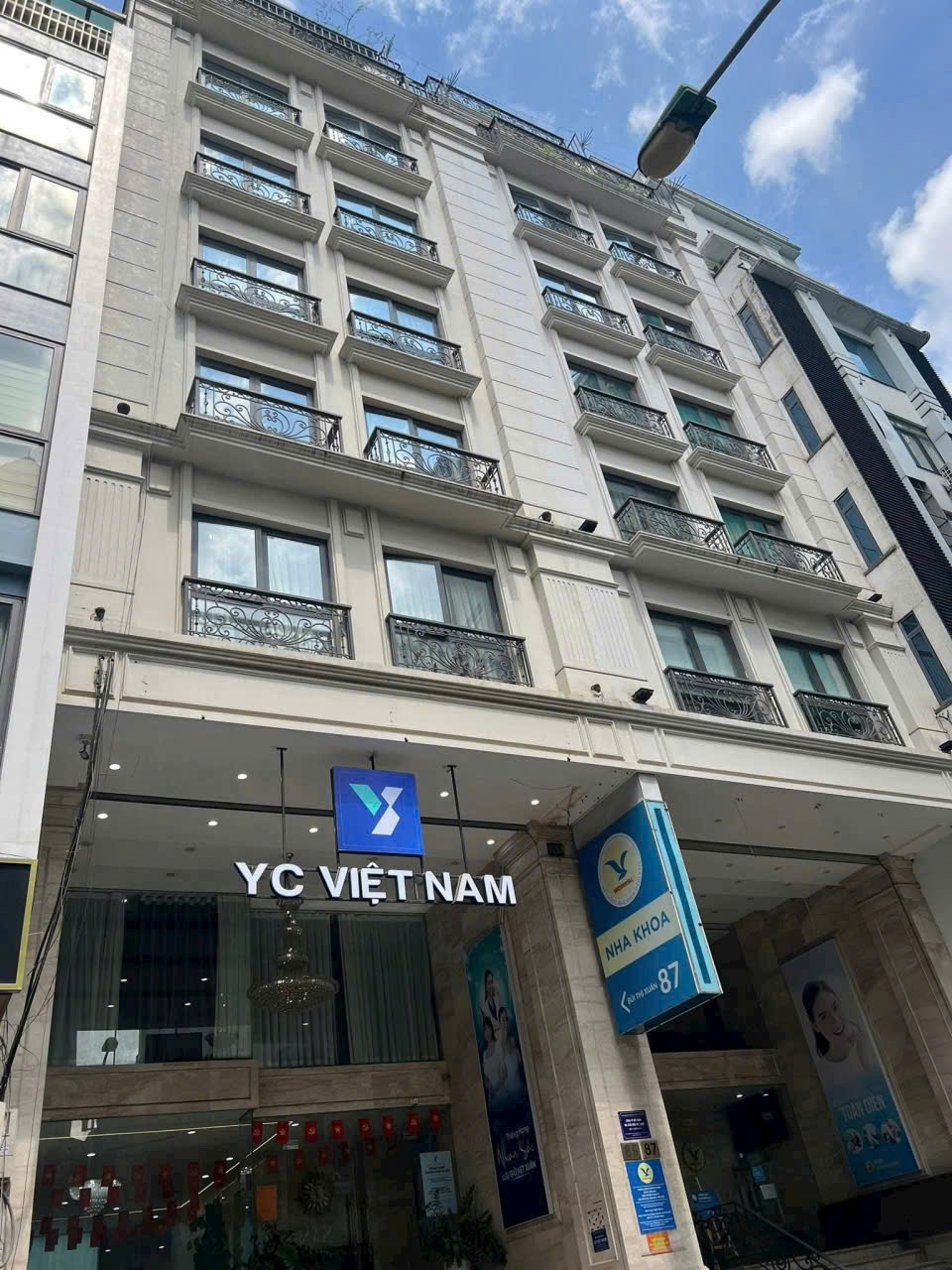  SIÊU PHẨM MẶT PHỐ  BÙI THỊ XUÂN  MỘT CĂN DUY NHẤT
-  TỔNG 12 TẦNG. GỒM 10 TẦNG NỔI - 2 HẦM - MẶT TIỀN KHỦNG - SỔ HOÀN CÔNG - PCCC 
