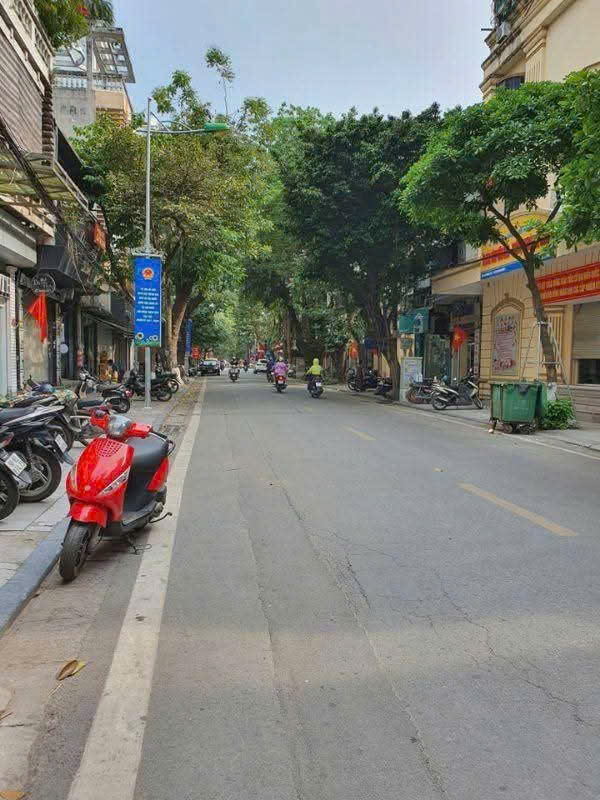  SIÊU PHẨM MẶT PHỐ HÀNG CÓT
VỊ TRÍ ĐẮC ĐỊA, LÔ GÓC, KINH DOANH SẦM UẤT
SỔ ĐỎ, NỞ HẬU 