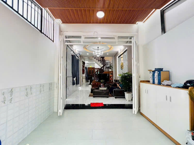  BÁN NHÀ Ở HIỆP THÀNH - FULL NỘI THẤT VỚI GIÁ CHỈ NHỈNH 6 TỶ 