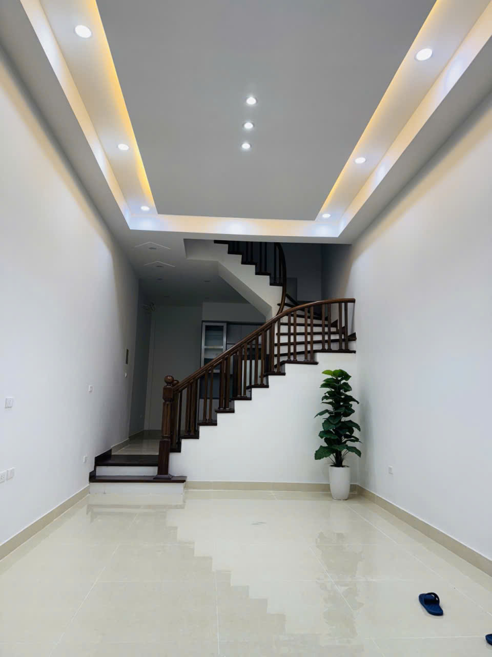  BÁN NHÀ HOÀNG VĂN THÁI- THANH XUÂN, 42/47 M2, 4 TẦNG, MT 4,1 M, GIÁ 18 TỶ. 