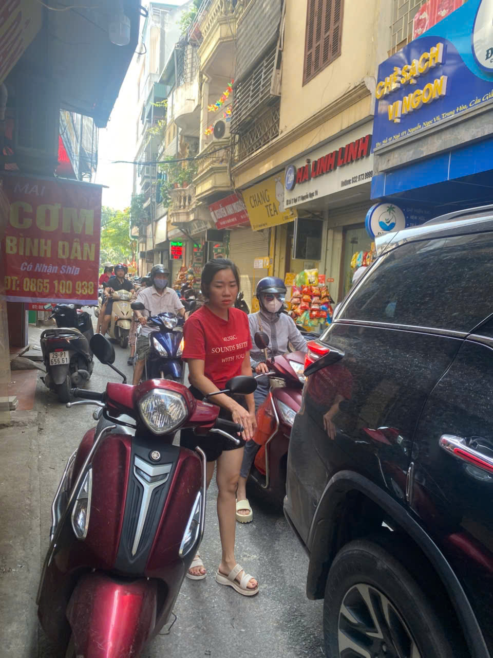  SANG NHƯỢNG QUÁN BÚN  MẶT NGÕ NGUYỄN NGỌC VŨ, TRUNG HÒA, CẦU GIẤY, HÀ NỘI 