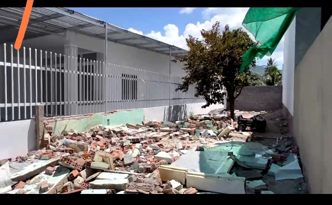  Cần bán lô đất Thôn 1 - xã Diên Phú- Diên Khánh.
 Dt: 120m2, gIÁ bán nhanh 2ty2 liên hệ e Trinh để đi xem đất 
