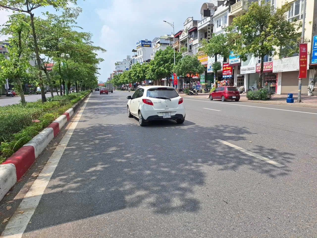  ???? ĐẤT ĐẸP HIẾM – NGAY CHỢ VIỆT HƯNG – CÁCH PHỐ 5M – NỞ HẬU – GIÁ TỐT ????
???? Ngô Gia Tự  32m²  MT 4.5m  5.2 Tỷ – Long Biên 