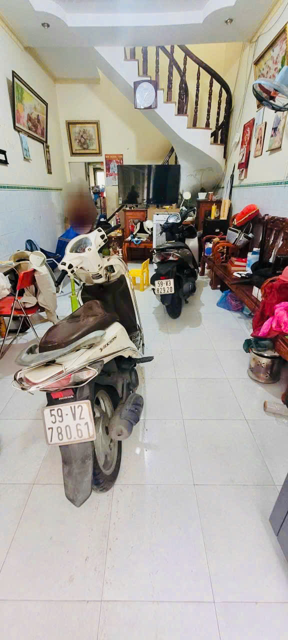  Chính chủ bán nhà 2 mặt hẻm gần chợ Phạm Văn Bạch, giá chỉ 3 tỷ 9 xíu 