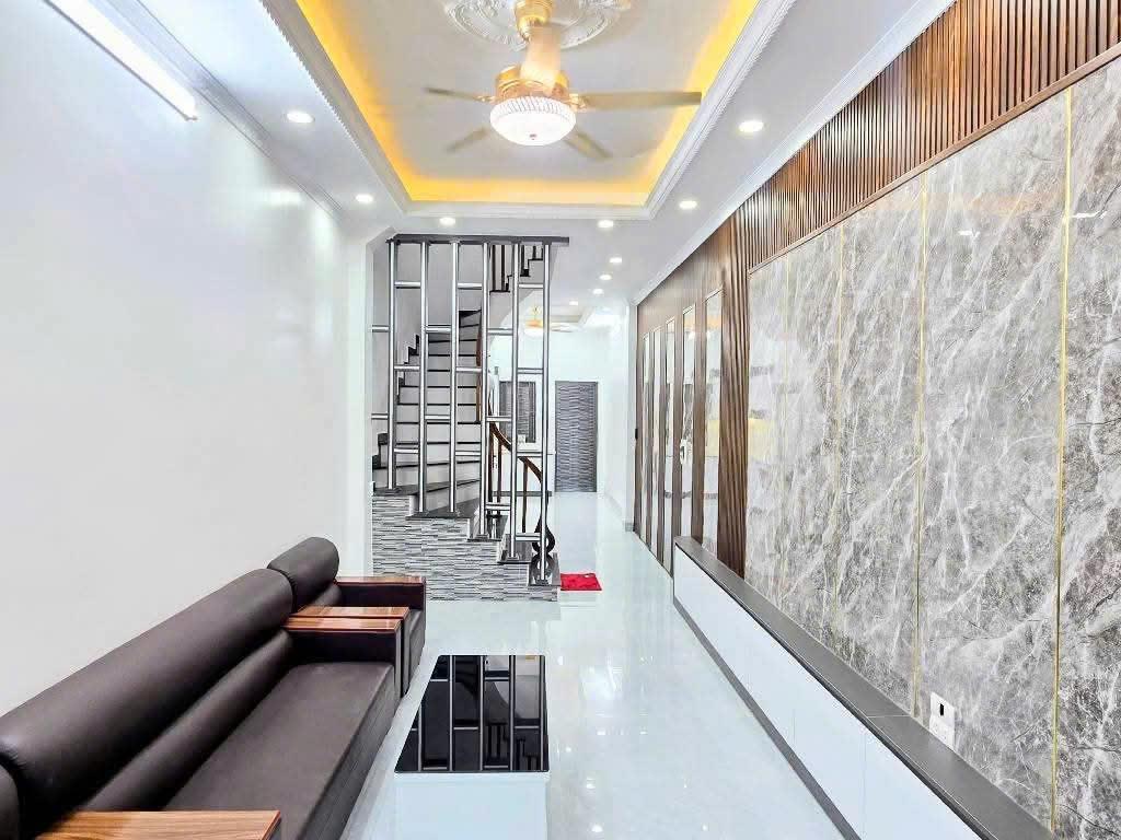  Cơ Hội Sở Hữu Nhà 5 Tầng 45m2, 4 Phòng Ngủ - Trương Định, Hai Bà Trưng - Chỉ 7.5 Tỷ! 