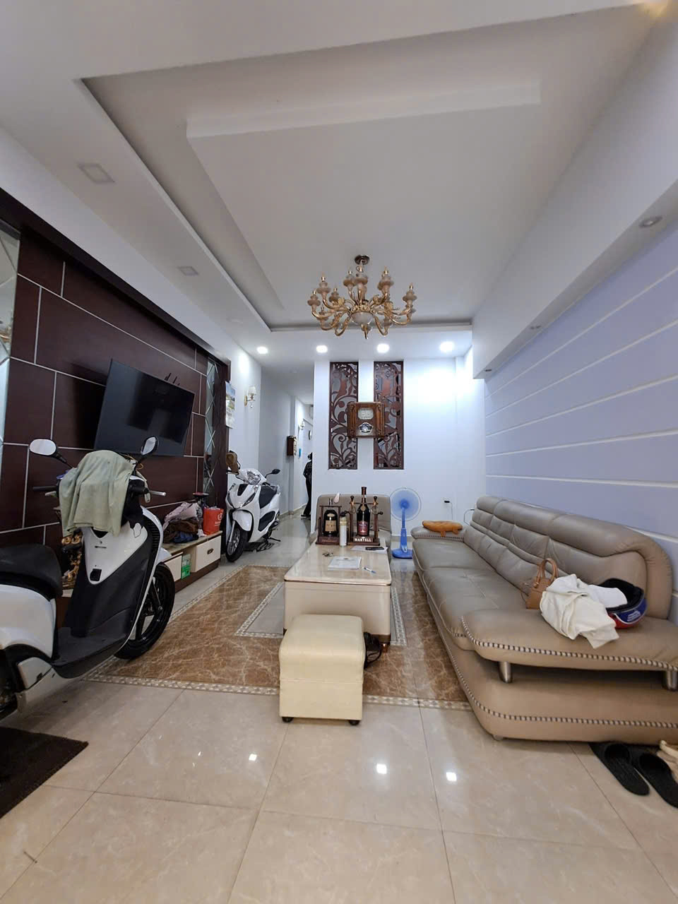  ???? QUẬN 8 – GẦN HIGHLANDS DƯƠNG BÁ TRẠC – 4 TẦNG BTCT – FULL NỘI THẤT GỖ CĂM XE 