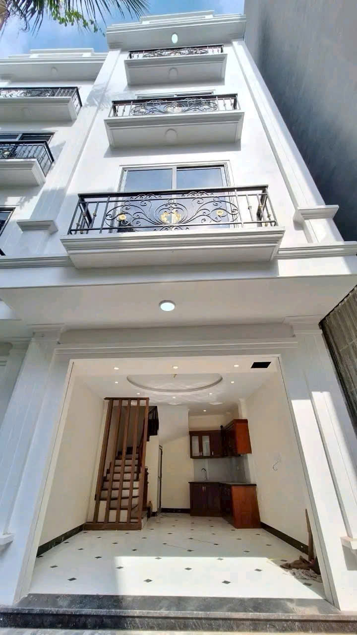  Bán Nhà Lai Xá Hoài Đức - 20m ra ô tô - 5 tầng 3 ngủ đầy đủ nội thất 