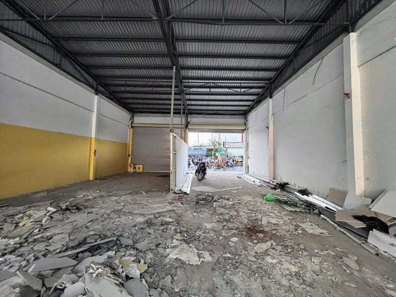  Bán nhà Mặt tiền Hà Huy Giáp - gần,Nguyễn Thị Nhuần, 10,5x81m, Cấp 4 - tiện xây, 72 tỷ. 