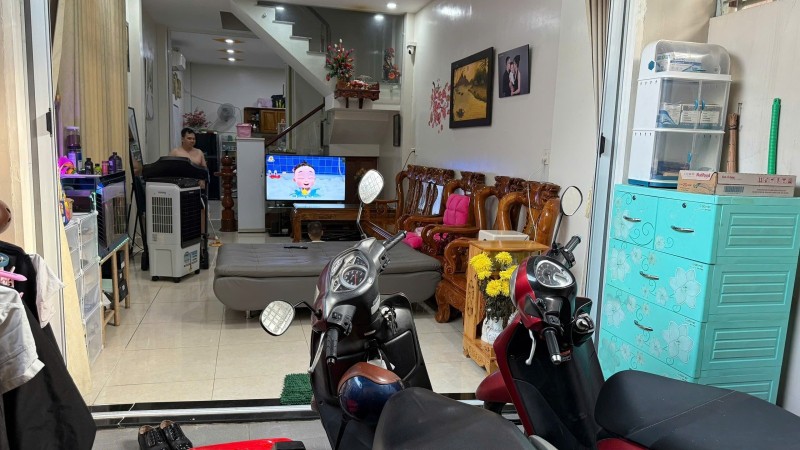  BÁN NHÀ TĂNG NHƠN PHÚ B-  VINCOM Q.9 - GÓC 2 MẶT HẺM XE TẢI - XE HƠI VÀO NHÀ - 2 TẦNG BTCT - CHỈ NHỈNH 6 TỶ. 