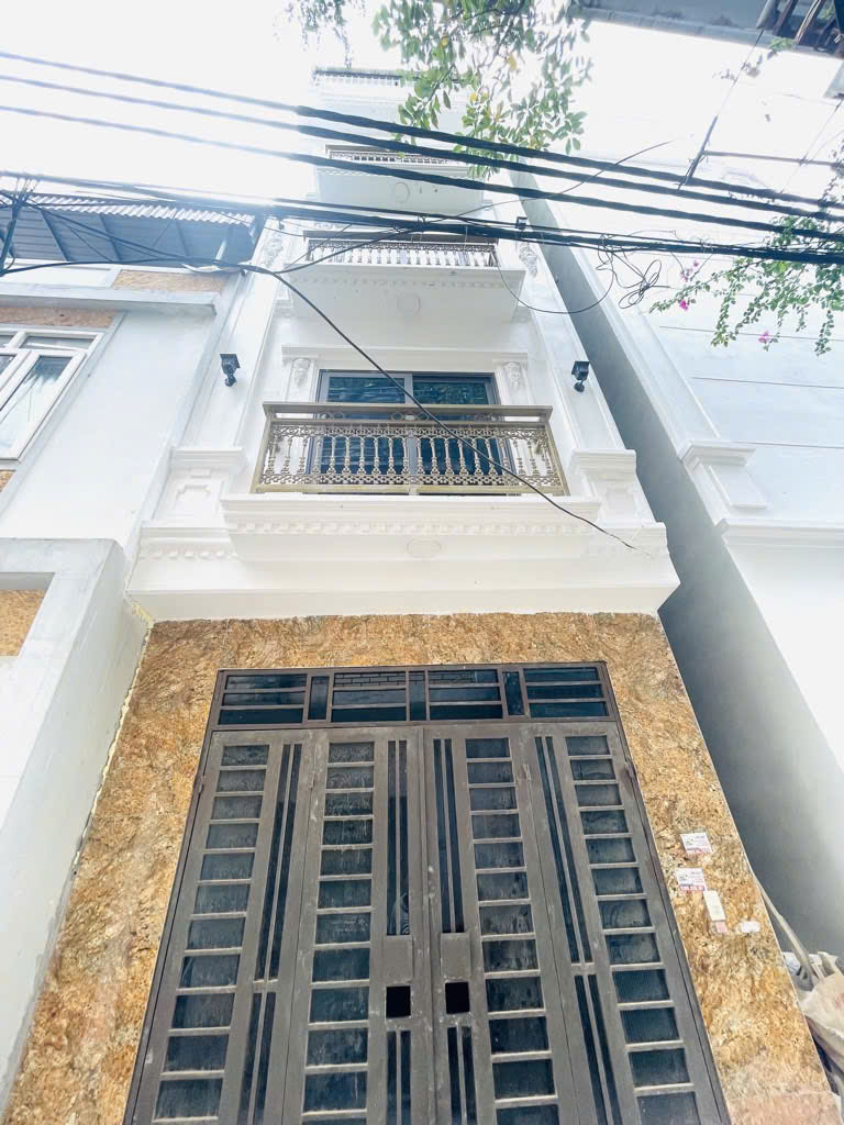  CÁN BÁN NHÀ GẤP TẠI YÊN LỘ - YÊN NGHĨA - HÀ ĐÔNG DT 40M2 XAY 5 TẦNG. NHỈNH 8 TỶ 