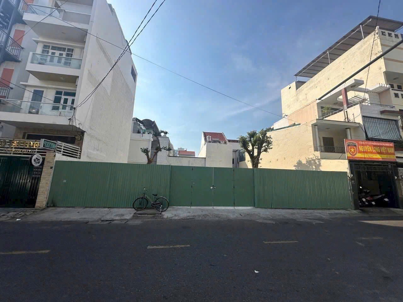  BÁN LÔ ĐẤT SIÊU VIP ĐƯỜNG MẠC ĐINH CHI, TÂN TIẾN, TP NHA TRANG 
Diện tích:  311,9m2   Giá bán : 42 tỷ ( thương lượng ) 