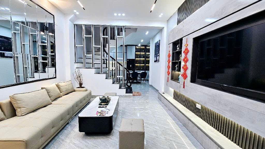  BÁN NHÀ ĐẸP – XUÂN THUỶ, CẦU GIẤY – CÁCH Ô TÔ 20M – 2 MẶT THOÁNG TRƯỚC SAU – VỀ Ở NGAY 