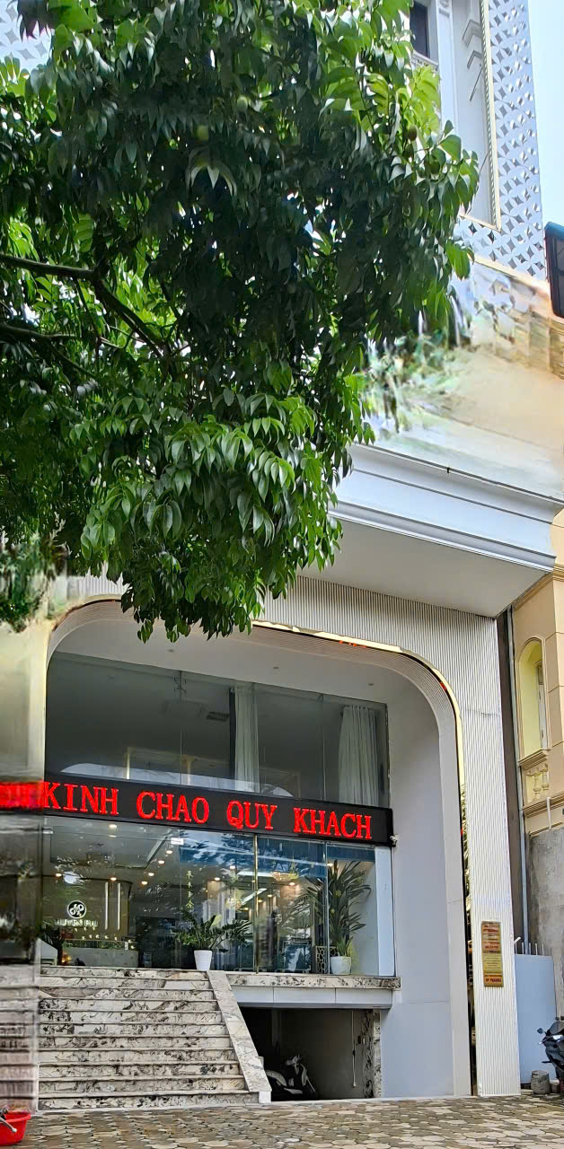  SIÊU PHẨM MẶT PHỐ VÍP CẦU GIẤY_MẶT TIỀN QUYỀN LỰC _VỈA HÈ ĐÁ BÓNG - THANG MÁY- 9 NỎI 1 HẦM KINH DOANH VÔ ĐỊCH -120M .CHÀO:90 TỶ 