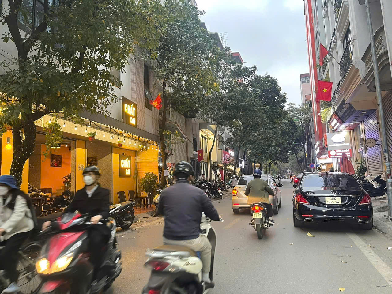  Bán nhà mặt phố Hoàng Văn Thái kinh doanh sầm uất - 73m giá 25 tỷ sổ đỏ đẹp 