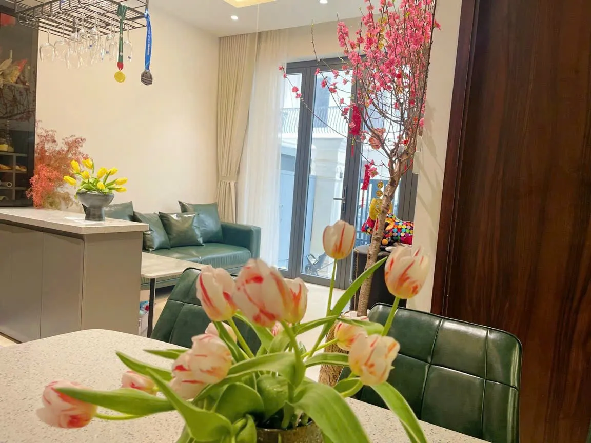  BÁN BIỆT THỰ LK Nam Đuống 74m2  4 Tầng mặt tiền 6.7m X 12.6 tỷ Long Biên. 