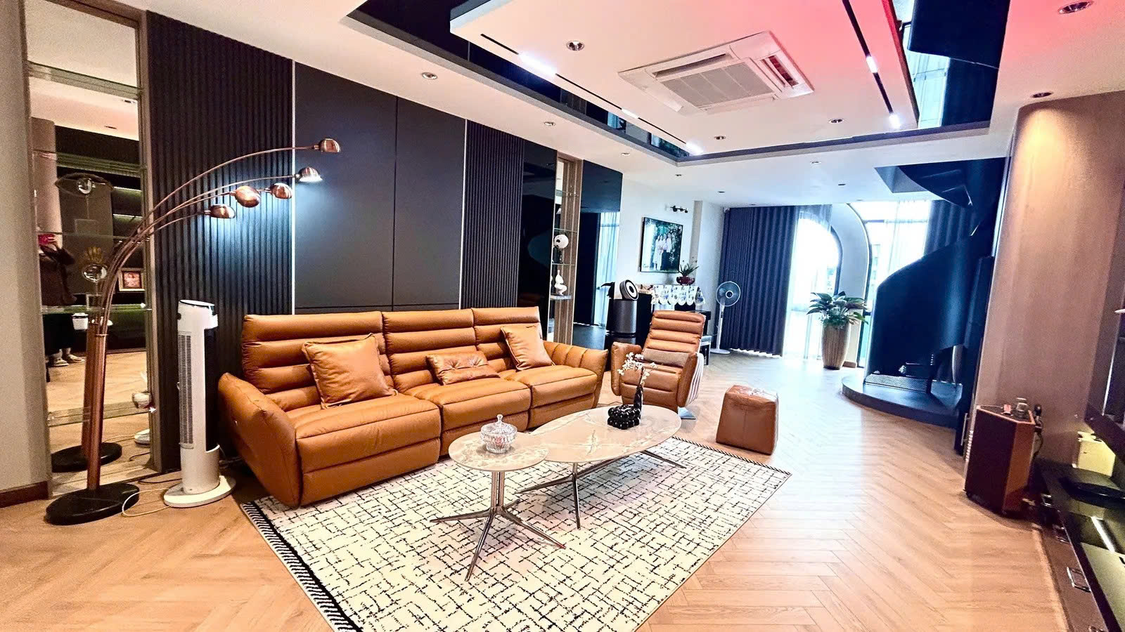  SIÊU PHẨM PHÂN LÔ Tái Định Cư Ngọc Thụy 65m2 X 6 Tầng X 30.5 tỷ Long Biên 