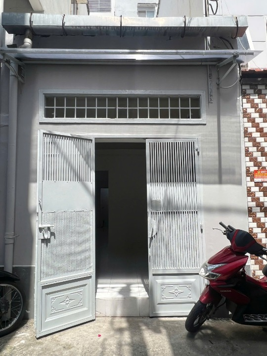  Nhà hẻm thẳng 2.5m gần mặt tiền Dạ Nam P2Q8 