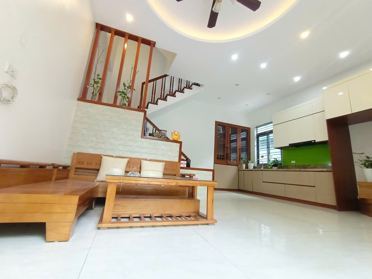  CC CHUYỂN đi tỉnh khác cần bán nhà dẫn xây 3 tầng mới , oto đậu đỗ trước cửa nhà ngày đêm, giá 32xx thiện trí dẫn gặp trực tiếp có thương lượng 