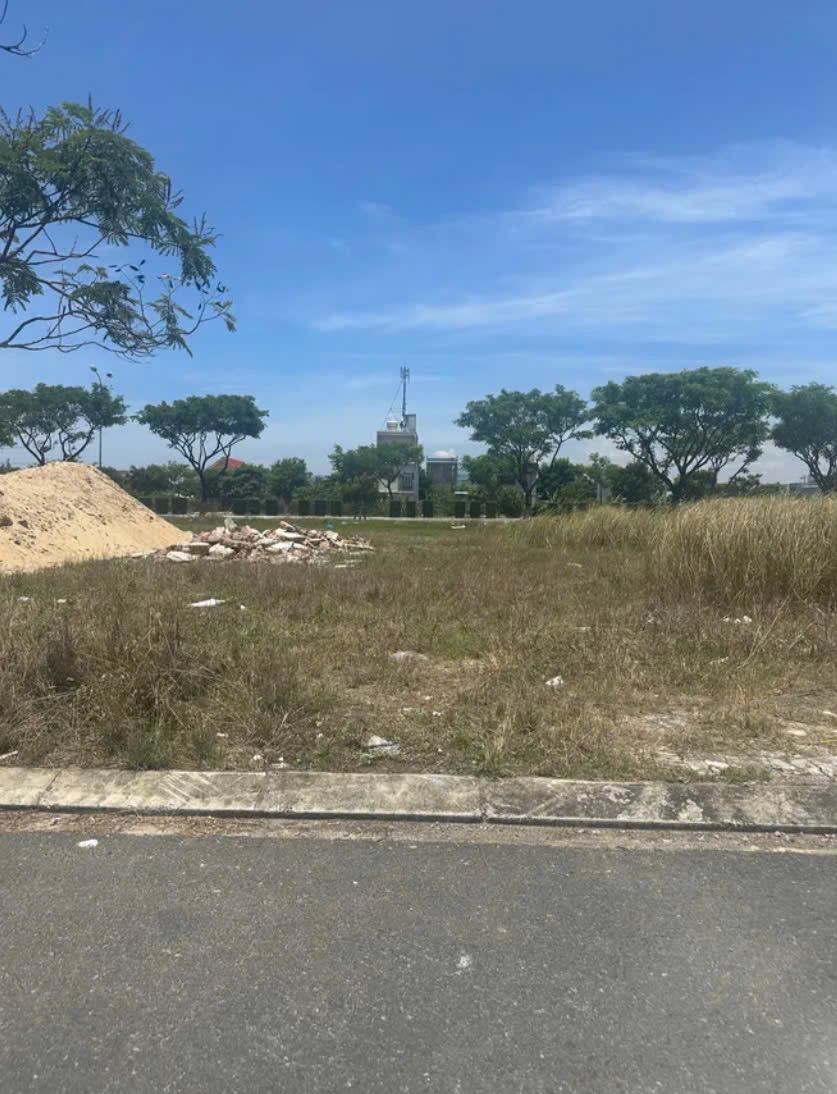  Lô đất mặt tiền Lê Đức Thọ. DT:100m , ngang 5m 