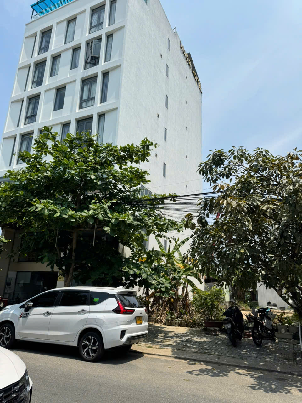  – Nguyễn Cơ Thạch Ngũ Hành Sơn, Toà căn hộ 5 tầng, , sát bãi tắm Sơn Thuỷ, thu nhập 60 triệu/tháng. 