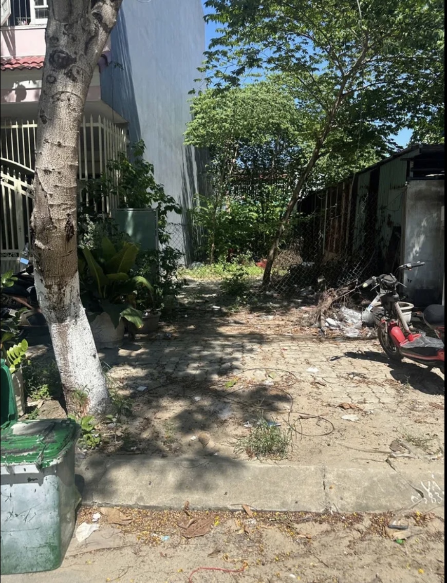  Lô đất mặt tiền đường Nguyễn Sáng . DT:131,5m , ngang 5m 