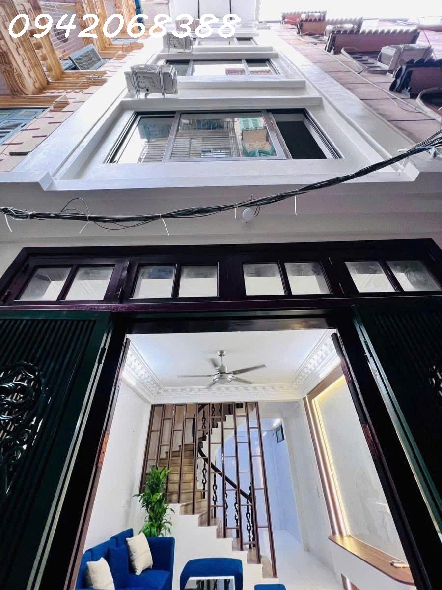 bán nhà Thịnh Quang, Đống Đa, 8,6T nằm  ngay ngã tư sở khu vực VIP nhất quận, nhà dân xây tặng full nội thất. 