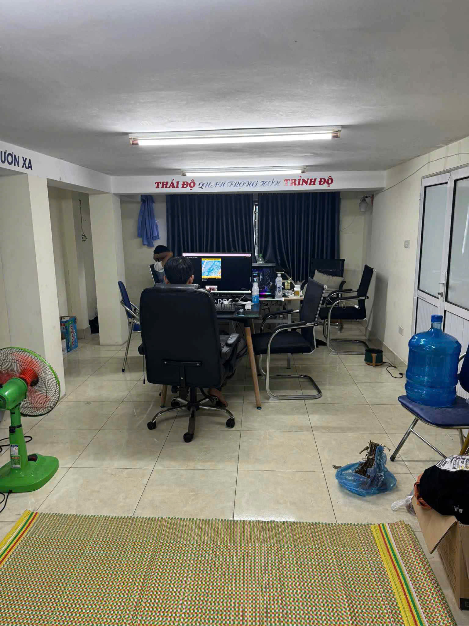  Cho thuê nhà nguyên căn Phố Đại Từ, 5 tầng x 45m2, 6 ngủ, 4 vệ sinh, 16 Triệu VP, ở... 