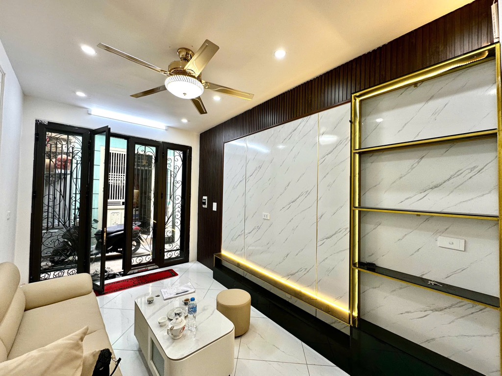  BÁN NHÀ MỚI PHỐ MINH KHAI, HAI BÀ TRƯNG 20M2 X 5 TẦNG, GIÁ 5 TỶ. 