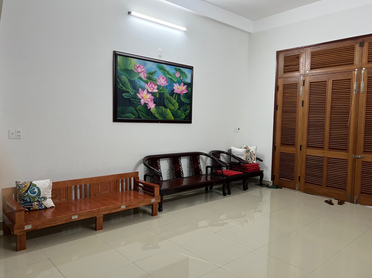 Nhà 3 tầng, thiết kế hiện đai, chủ nhà cần thanh khoả nhanh. 
